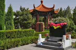 中华永久陵园葬式选择及班车时刻指南